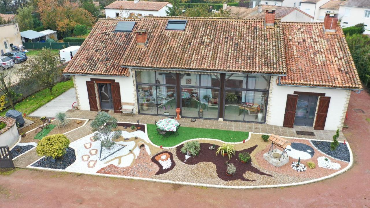 Au Gue Du Bois Bed & Breakfast Neuville-de-Poitou Bagian luar foto