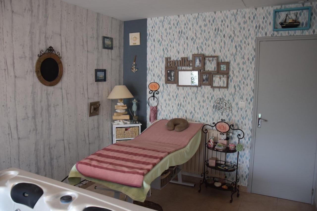 Au Gue Du Bois Bed & Breakfast Neuville-de-Poitou Bagian luar foto